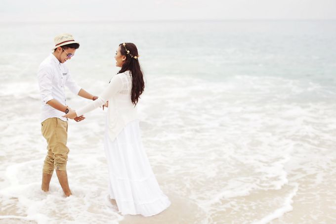 prewedding  in bali with victor malelak photograph by victor malelak photography - 020