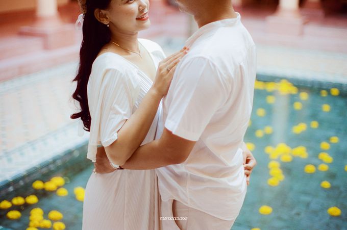 Seminyak Classic Couple Session Shot on Film Cinestill 400D by Memoar Lane Photography - 006