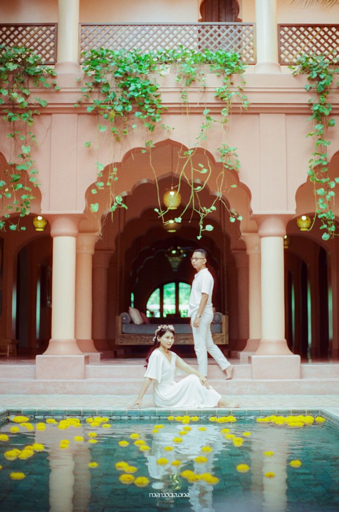 Seminyak Classic Couple Session Shot on Film Cinestill 400D by Memoar Lane Photography - 005