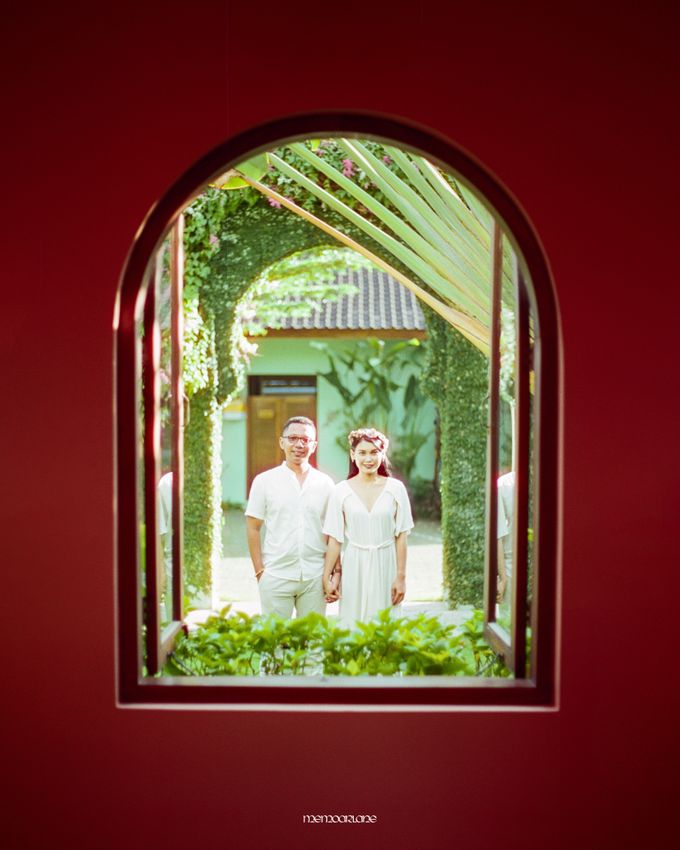 Seminyak Classic Couple Session Shot on Film Cinestill 400D by Memoar Lane Photography - 001