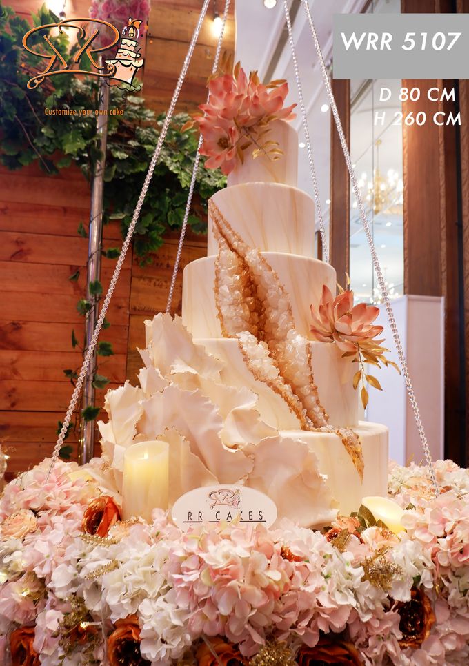 Weddingcake in 2019 - 5 tiers by RR CAKES - 012