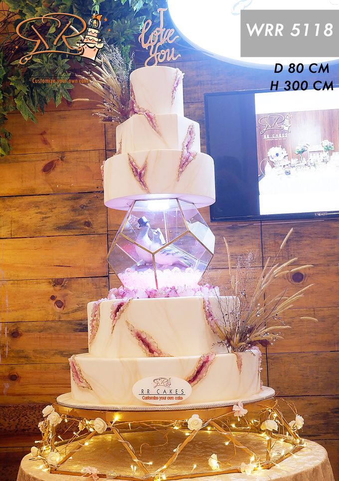 Weddingcake in 2019 - 5 tiers by RR CAKES - 016