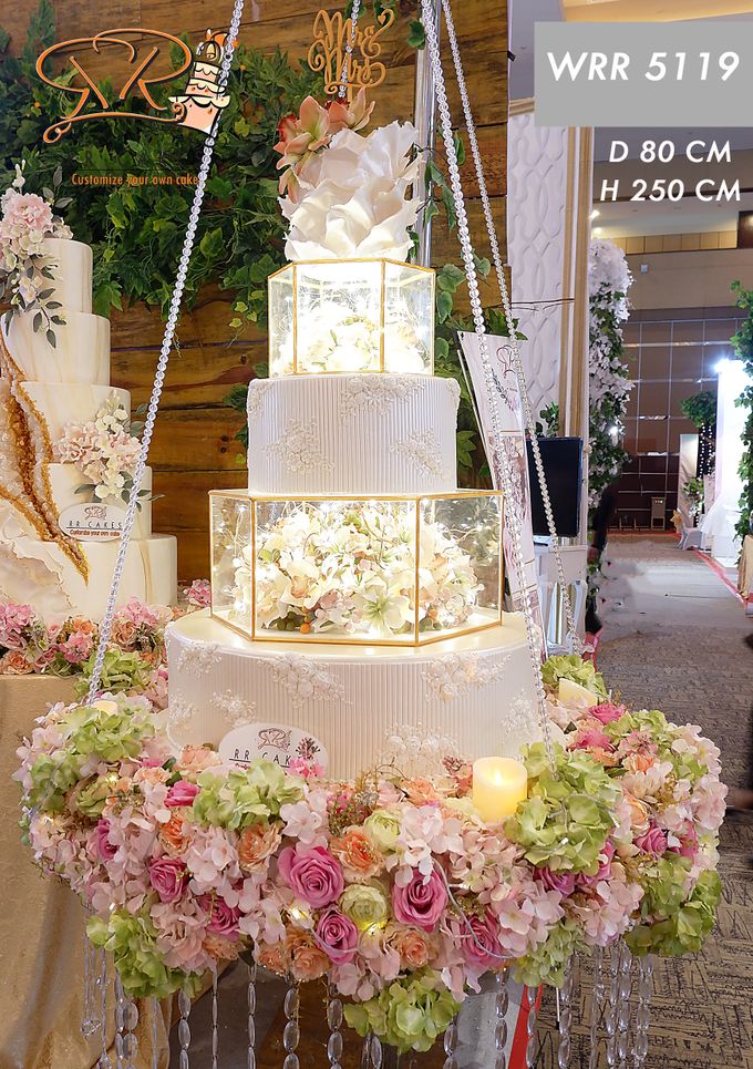 Weddingcake in 2019 - 5 tiers by RR CAKES - 017 Weddingcake in 2019 - 5 tiers by RR CAKES - 017