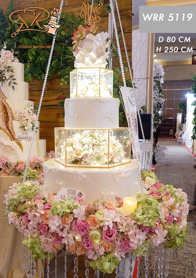 Weddingcake in 2019 - 5 tiers by RR CAKES - 017