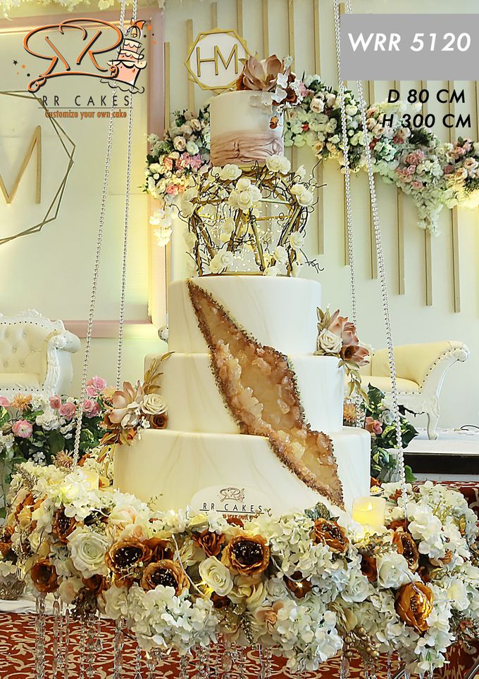 Weddingcake in 2019 - 5 tiers by RR CAKES - 018 Weddingcake in 2019 - 5 tiers by RR CAKES - 018
