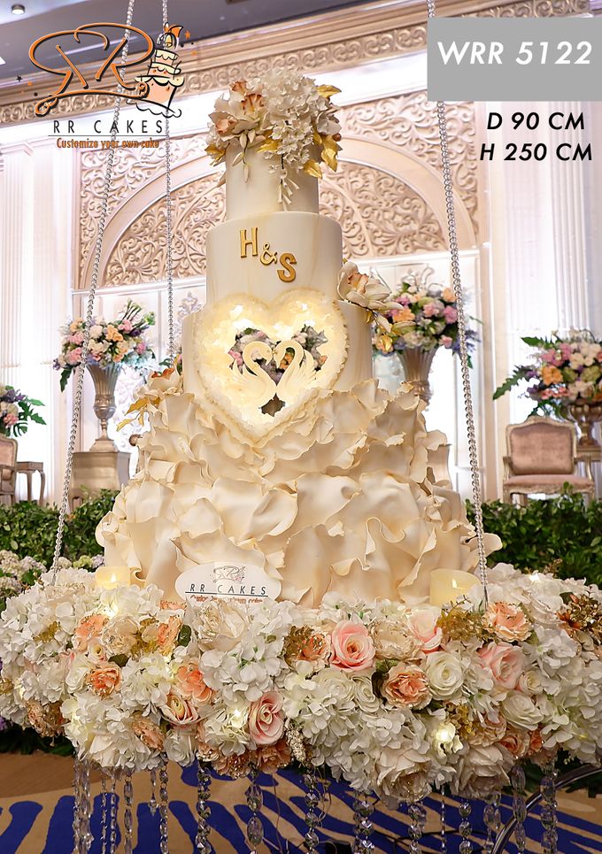 Weddingcake in 2019 - 5 tiers by RR CAKES - 020