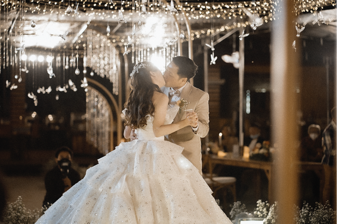 Willy & Shella Wedding Decoration at Green Forest by Testimo Wedding Planner & Organizer - 017 Willy & Shella Wedding Decoration at Green Forest by Testimo Wedding Planner & Organizer - 017