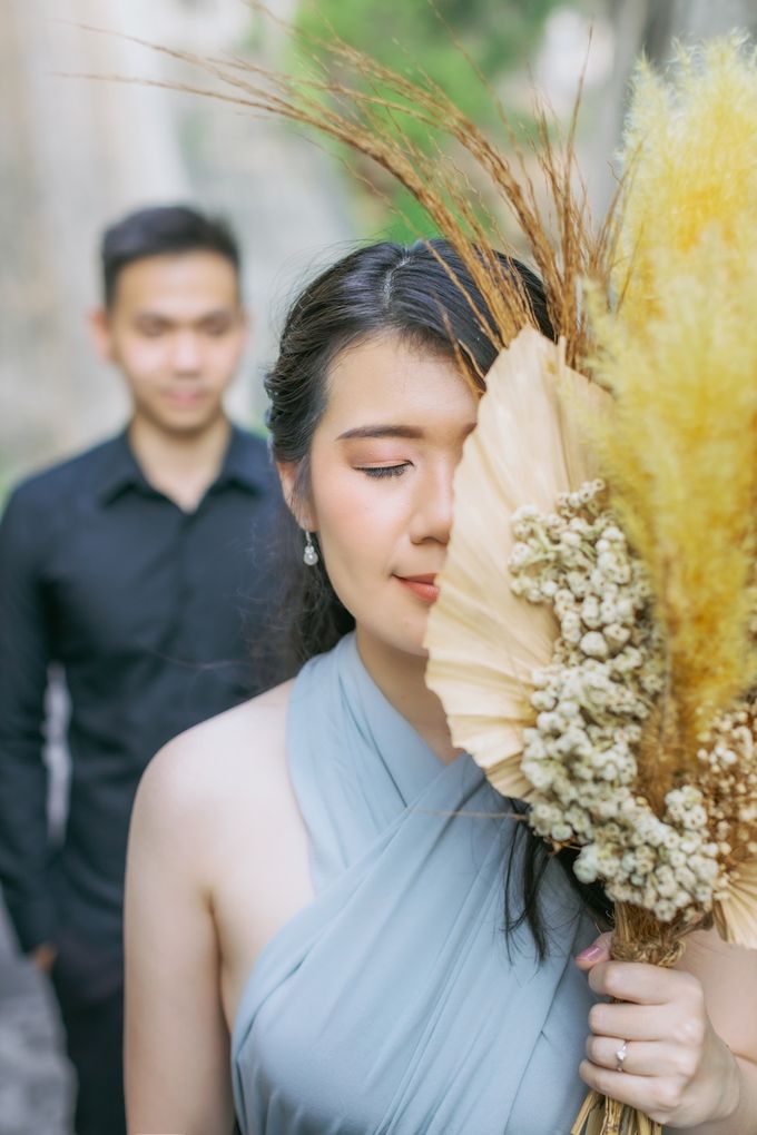 Chandra & Shinta Prewedding Photo at Pinggan Kintamani | Bali Pre-Wedding Photographer | Bali Enggament Photography by Bali Wedding Cinema - 021 Chandra & Shinta Prewedding Photo at Pinggan Kintamani | Bali Pre-Wedding Photographer | Bali Enggament Photography by Bali Wedding Cinema - 021