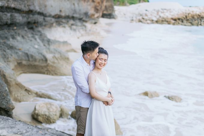 Chandra & Shinta Prewedding Photo at Pinggan Kintamani | Bali Pre-Wedding Photographer | Bali Enggament Photography by Bali Wedding Cinema - 031 Chandra & Shinta Prewedding Photo at Pinggan Kintamani | Bali Pre-Wedding Photographer | Bali Enggament Photography by Bali Wedding Cinema - 031