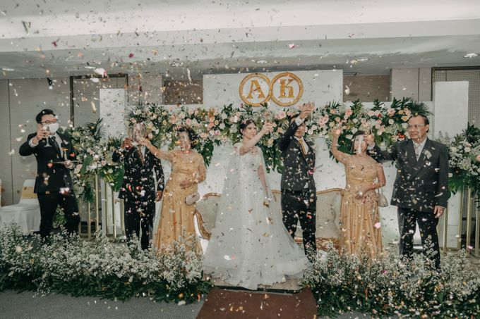 Wedding of Adit & Katharina @Kristal Hotel by Sola Fide Organizer - 044 Wedding of Adit & Katharina @Kristal Hotel by Sola Fide Organizer - 044