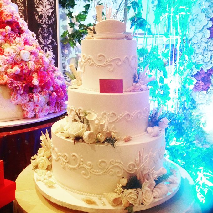 3 Tiers by Amor Cake - 021 3 Tiers by Amor Cake - 021