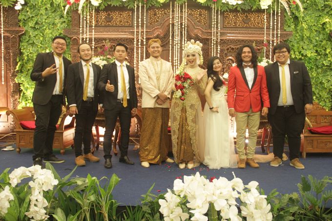 Gus & Syifa Wedding At La Gardena Ballroom Kopo Square by Josh & Friends Entertainment - 001