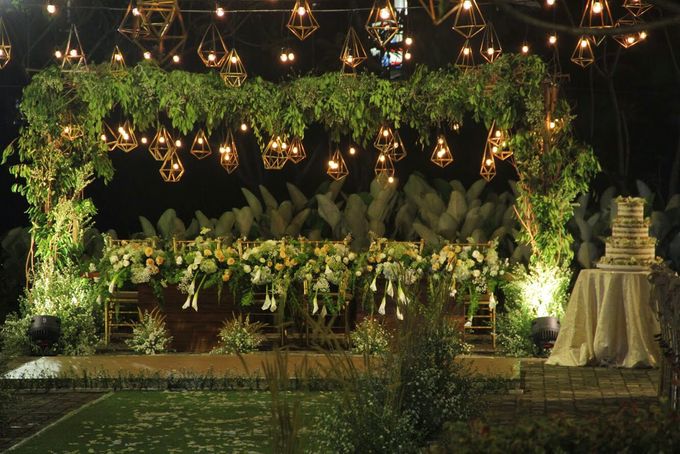 Acara Akad Nikah dan Resepsi Pernikahan Bimo Egiet by Catalina Flora - 009