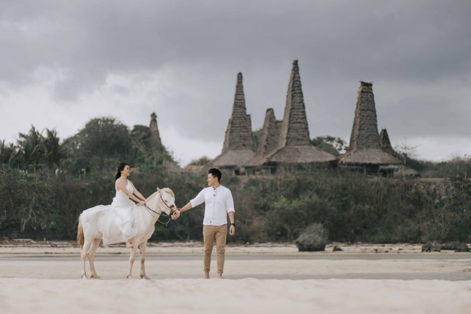 Alvin & Rosa Sumba Prewedding by Levin Pictures - 010 Alvin & Rosa Sumba Prewedding by Levin Pictures - 010