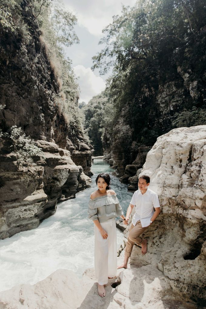 Alfredo & Jesslyn Sumba Prewedding by Levin Pictures - 025 Alfredo & Jesslyn Sumba Prewedding by Levin Pictures - 025
