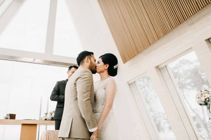 Holy Matrimony: Bali Wedding - Andrew & Agnes by Levin Pictures - 025