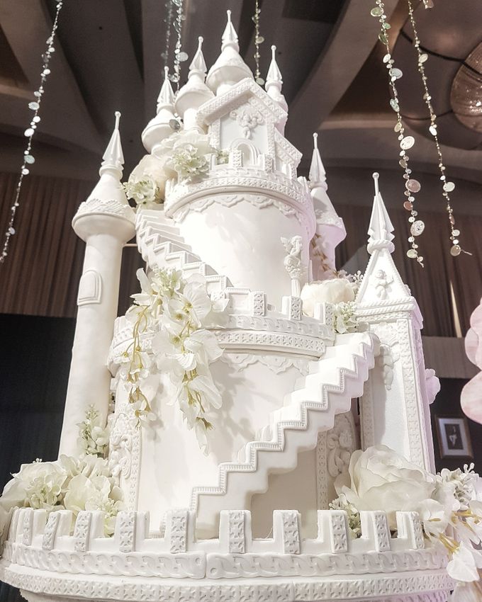 Amor Wedding Cake by Amor Cake - 046 Amor Wedding Cake by Amor Cake - 046