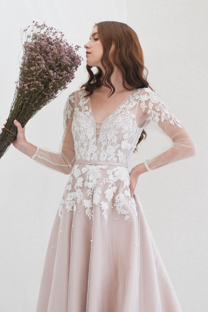 Aline low v with flower brocade sequin 