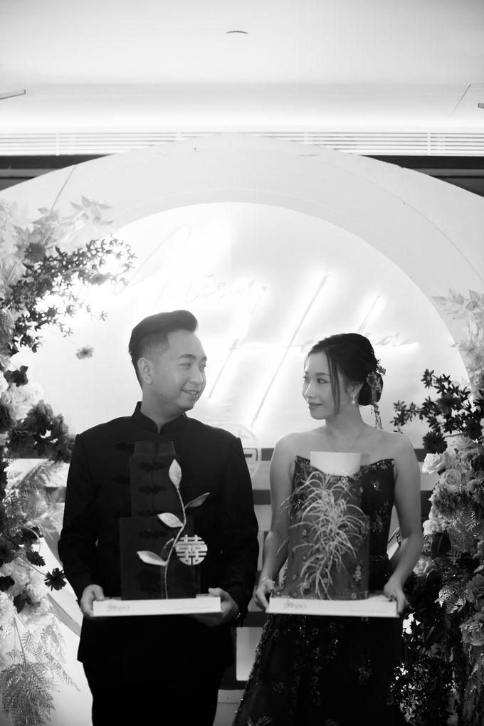 The Engagement of Hendra & Melisa by FROST Event Designer - 016 The Engagement of Hendra & Melisa by FROST Event Designer - 016