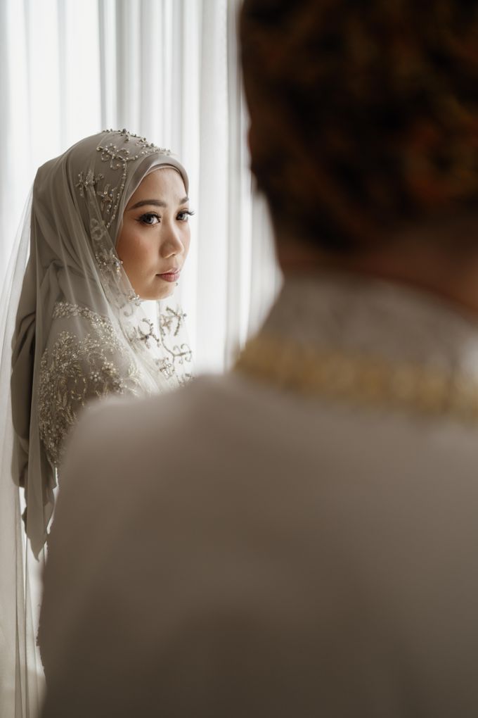 Yoshi & Putri Wedding at The Allwynn Ballroom by AKSA Creative - 006