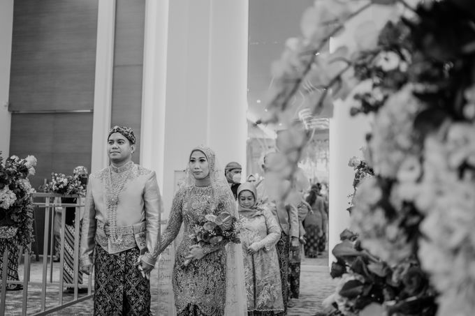 Yoshi & Putri Wedding at The Allwynn Ballroom by AKSA Creative - 009