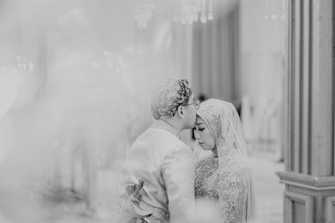 Yoshi & Putri Wedding at The Allwynn Ballroom by AKSA Creative - 012