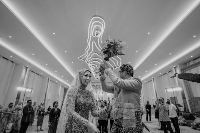 Yoshi & Putri Wedding at The Allwynn Ballroom by AKSA Creative - 017