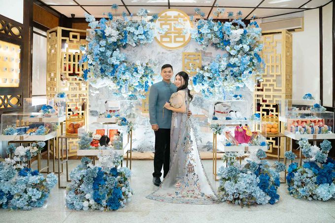 The Engagement of Desy & Hendrik by Blessing Couple - 009