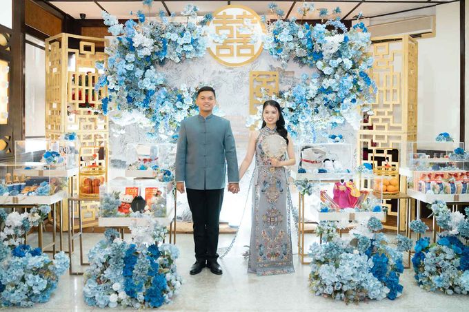 The Engagement of Desy & Hendrik by Blessing Couple - 011