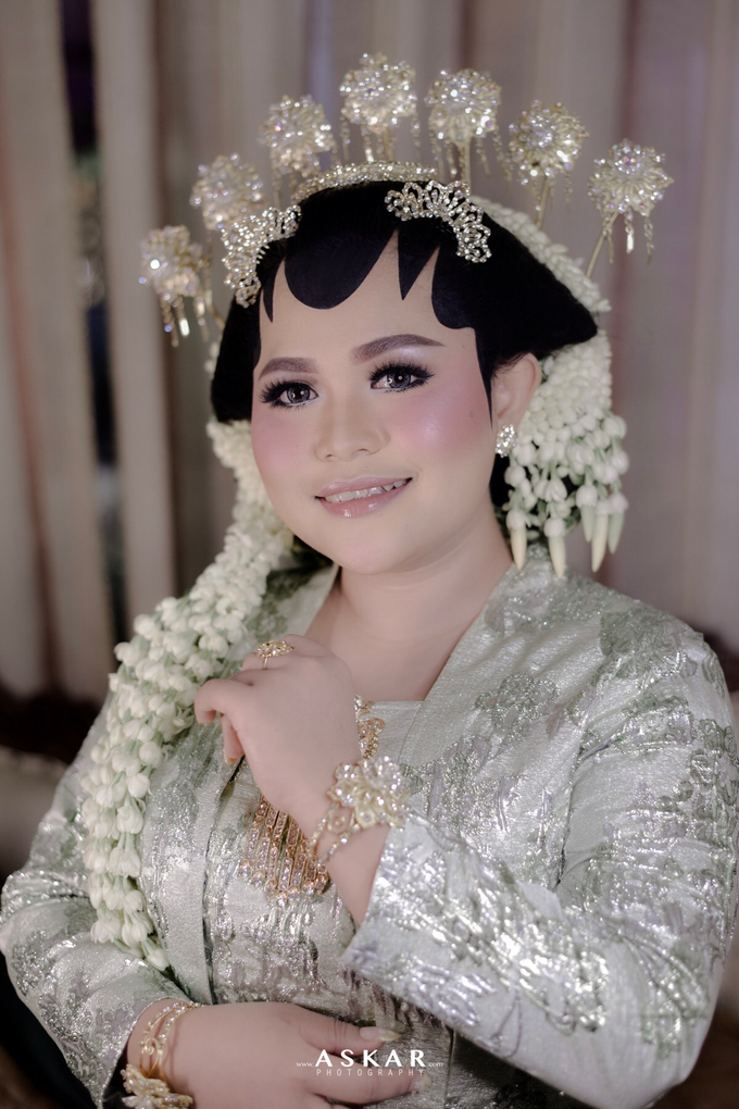 The Wedding of Arum & Adit • 28 November 2018 by Zia Brides Make Up Artist & Kebaya - 006