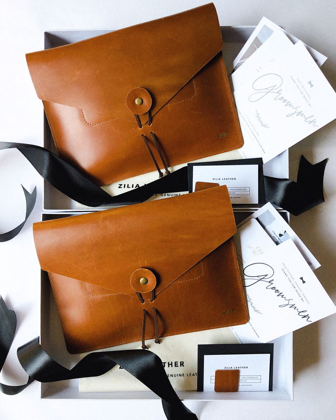 Bridesmaid & Groomsmen Gift by Zilia Leather - 001 Bridesmaid & Groomsmen Gift by Zilia Leather - 001