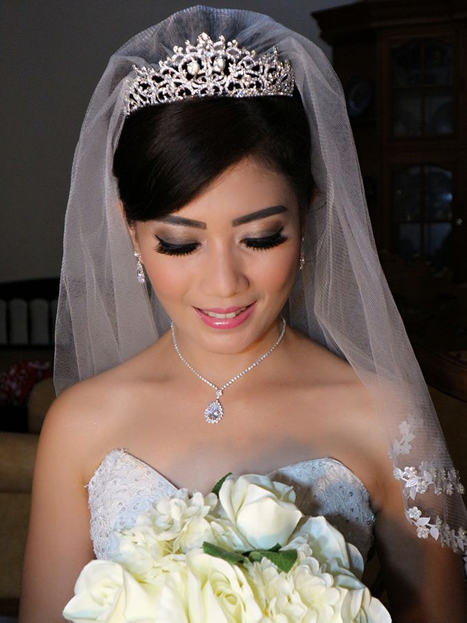 Wedding Day Makeup & Hairdo for Widya by Nike Makeup & Hairdo - 003 Wedding Day Makeup & Hairdo for Widya by Nike Makeup & Hairdo - 003