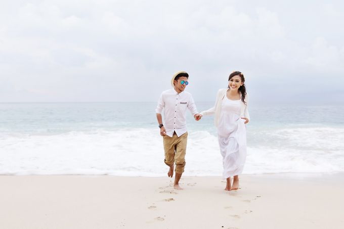 prewedding  in bali with victor malelak photograph by victor malelak photography - 027