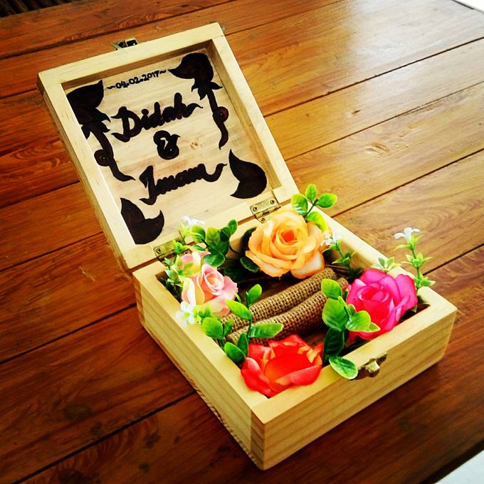 Custom Wooden Ring Box by SG Craft - 018 Custom Wooden Ring Box by SG Craft - 018