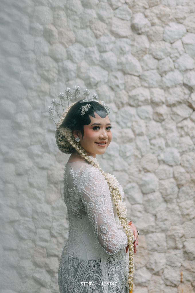 wedding story of Bagas & Karina by storyoflevine - 014