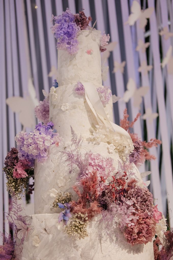 Dreamy Enchanted wedding by KAIA Cakes & Co. - 023 Dreamy Enchanted wedding by KAIA Cakes & Co. - 023