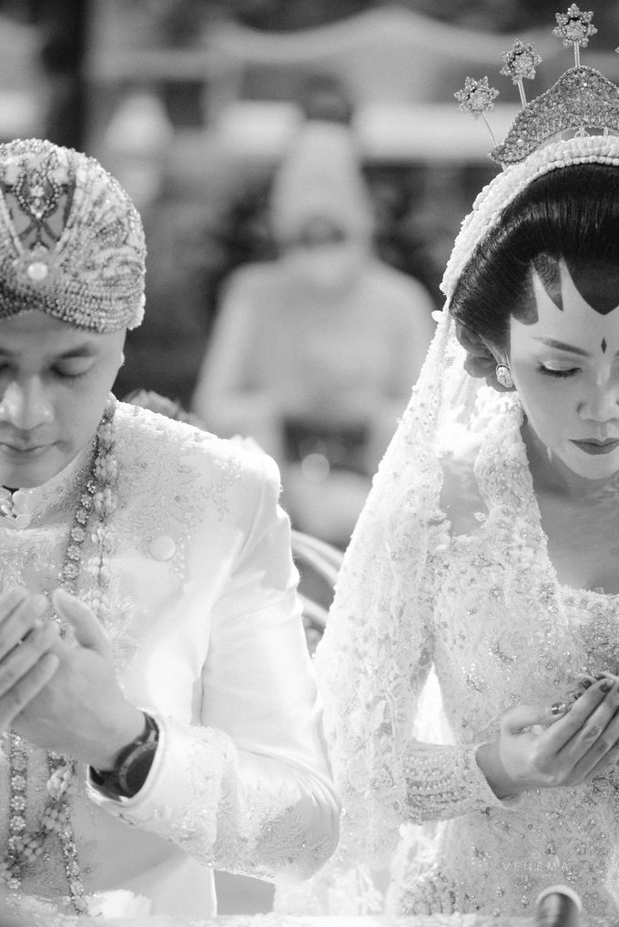 Shangrilla Hotel - Akad Nikah Anis Dony Adat Jogja  by Shangri-La Hotel - 007