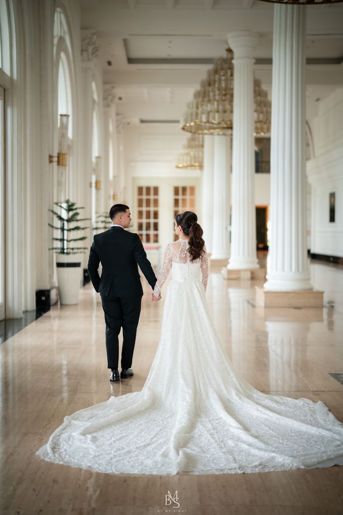 Timeless White: An Intimate Wedding Affair by Jean Tirtamarta - 001