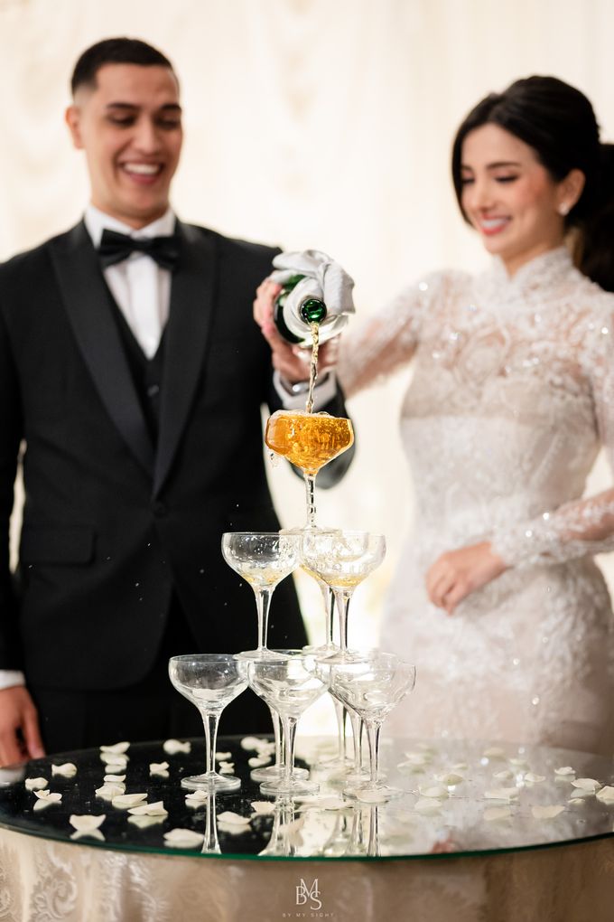 Timeless White: An Intimate Wedding Affair by Jean Tirtamarta - 002
