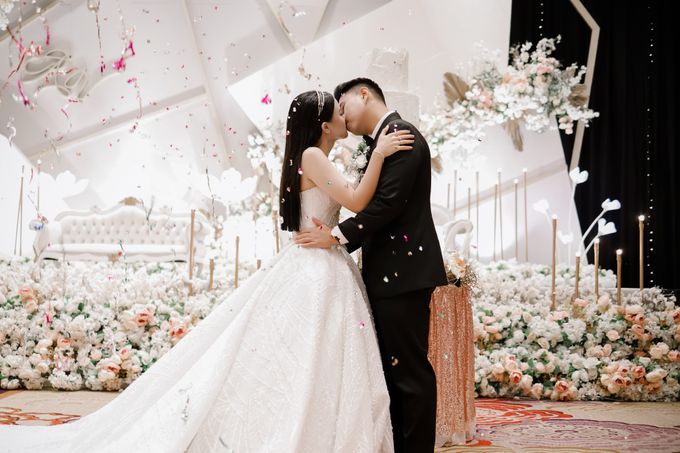 Skenoo Hall Emporium Pluit - Our Simple Yet Stunning Wedding Day by IKK Wedding Venue - 023 Skenoo Hall Emporium Pluit - Our Simple Yet Stunning Wedding Day by IKK Wedding Venue - 023
