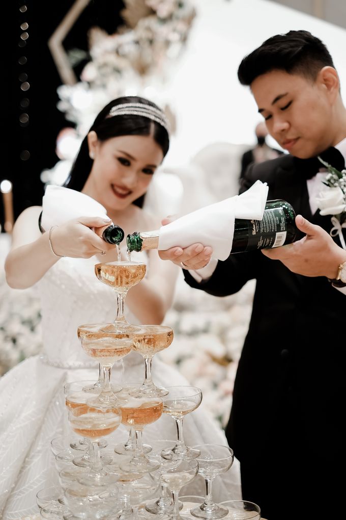 Skenoo Hall Emporium Pluit - Our Simple Yet Stunning Wedding Day by IKK Wedding Venue - 024 Skenoo Hall Emporium Pluit - Our Simple Yet Stunning Wedding Day by IKK Wedding Venue - 024
