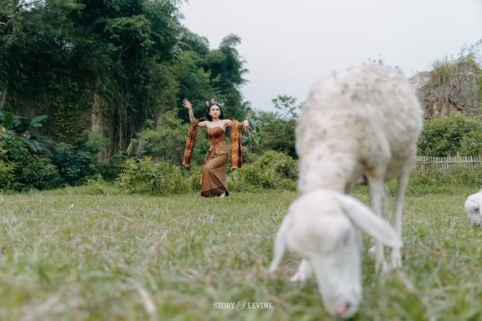 Prewedding story of Vega & Robby by storyoflevine - 017 Prewedding story of Vega & Robby by storyoflevine - 017