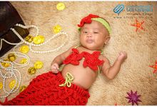 Newborn baby Aurora - Lifestyle newborn baby photography by Christo Jati Photography