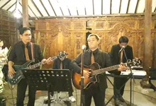 Performance AKUSTIK di Rumah Sarwono tgl 24Nop18 Malam by Bafoti Musik Entertainment