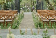 Summer Inspired Ceremonyscape Decoration by Pampas Home Studio