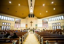 Cusromised wedding flowers decorations for Church weddings by Promise To Love
