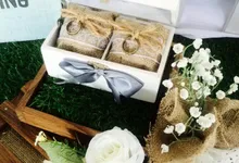 RUSTIC RING BEARER WITH PILLOW KEEPSEK BOX by DNY Creative