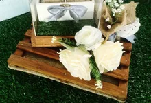 RUSTIC RING BEARER WITH PILLOW KEEPSEK BOX by DNY Creative