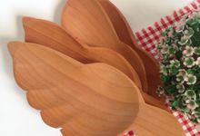 Wooden Leaf Tray Plate by La Dame in Wood