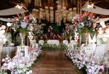 WEDDING OF TRIYANTI & AKBAR by Acita Wedding